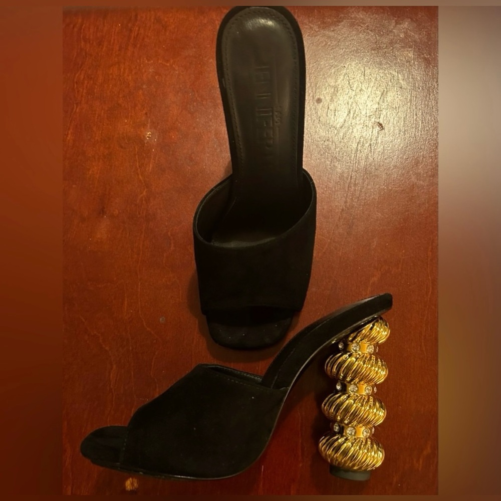 I AM JENNIFERLE Genuine Suede Mule Slides w/bejeweled accents 💛🖤💛🖤